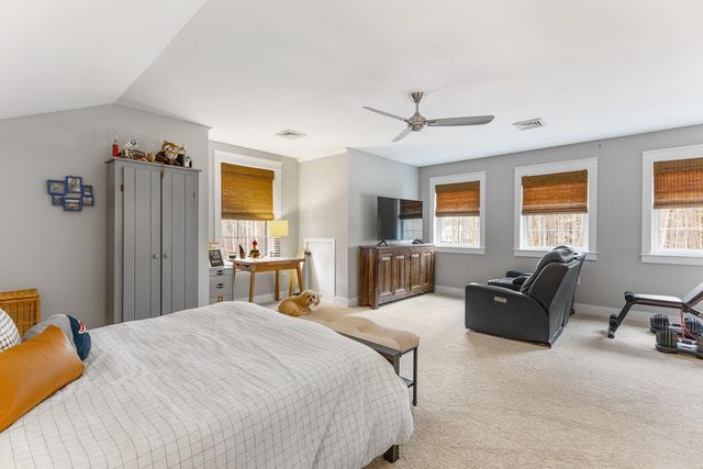 14 Wiggin Way, Stratham, NH 03885