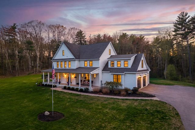 14 Wiggin Way, Stratham, NH 03885