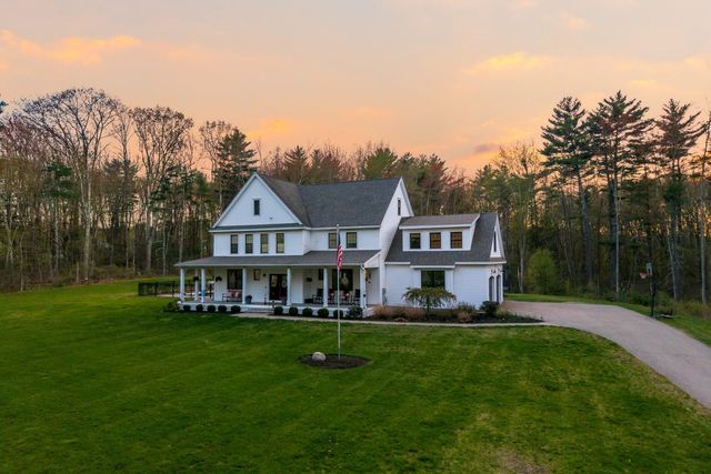 14 Wiggin Way, Stratham, NH 03885