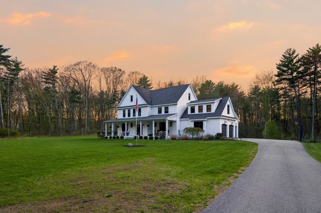14 Wiggin Way, Stratham, NH 03885