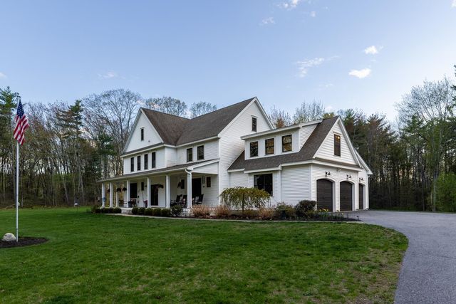 14 Wiggin Way, Stratham, NH 03885