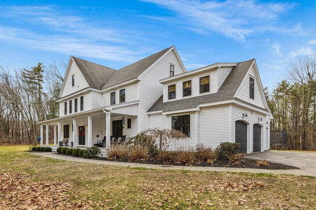 14 Wiggin Way, Stratham, NH 03885