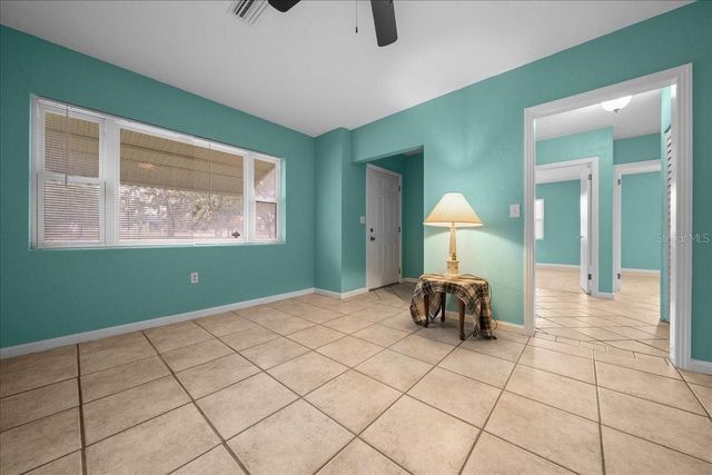 2810 SE LAKE WEIR AVENUE, Ocala, FL 34471