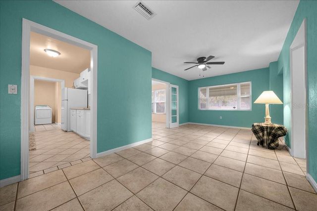 2810 SE LAKE WEIR AVENUE, Ocala, FL 34471