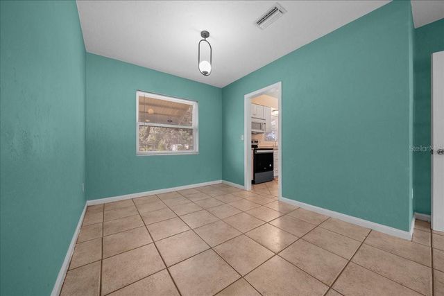 2810 SE LAKE WEIR AVENUE, Ocala, FL 34471