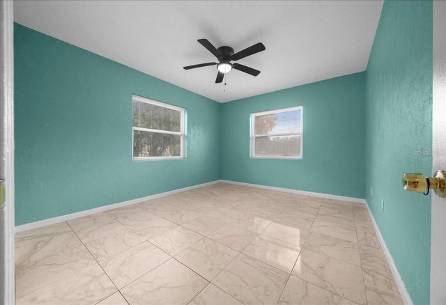 2810 SE LAKE WEIR AVENUE, Ocala, FL 34471