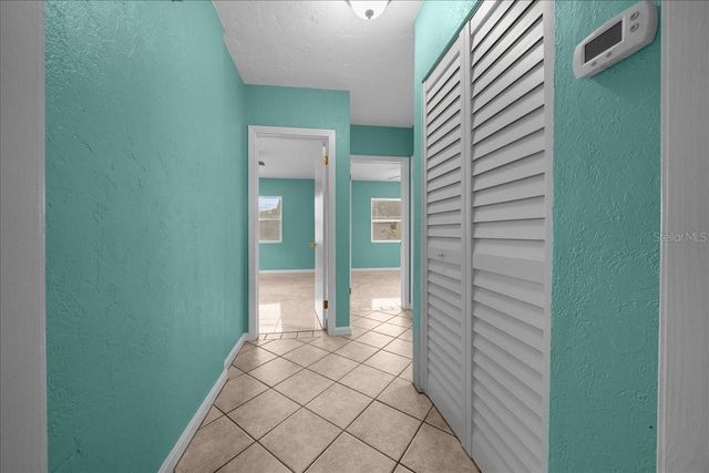 2810 SE LAKE WEIR AVENUE, Ocala, FL 34471