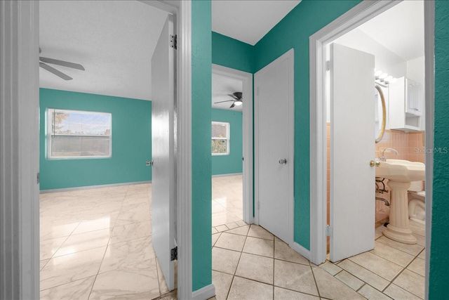 2810 SE LAKE WEIR AVENUE, Ocala, FL 34471