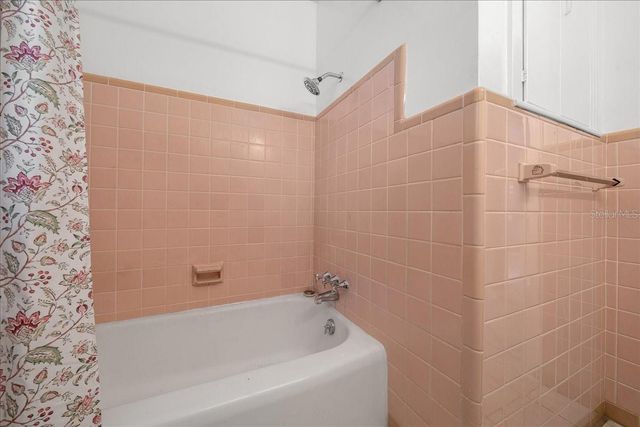 2810 SE LAKE WEIR AVENUE, Ocala, FL 34471