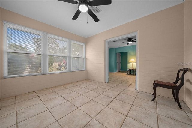 2810 SE LAKE WEIR AVENUE, Ocala, FL 34471