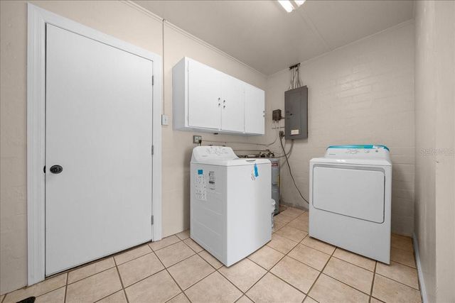 2810 SE LAKE WEIR AVENUE, Ocala, FL 34471