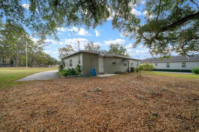 2810 SE LAKE WEIR AVENUE, Ocala, FL 34471