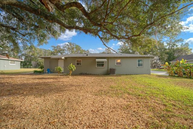 2810 SE LAKE WEIR AVENUE, Ocala, FL 34471
