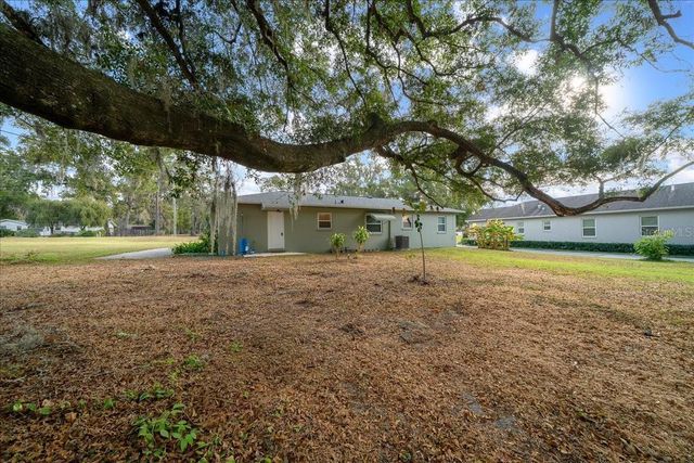 2810 SE LAKE WEIR AVENUE, Ocala, FL 34471
