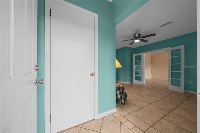 2810 SE LAKE WEIR AVENUE, Ocala, FL 34471