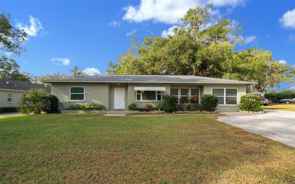 2810 SE LAKE WEIR AVENUE, Ocala, FL 34471
