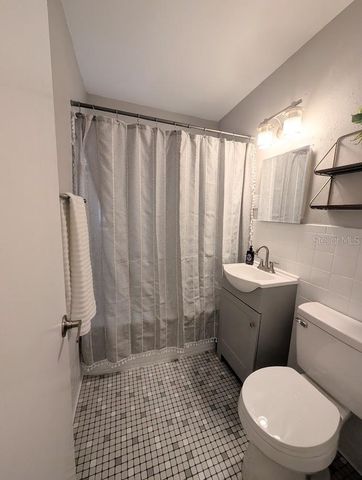 3902 W PAXTON AVENUE, Tampa, FL 33611