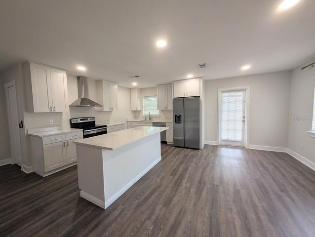 3902 W PAXTON AVENUE, Tampa, FL 33611