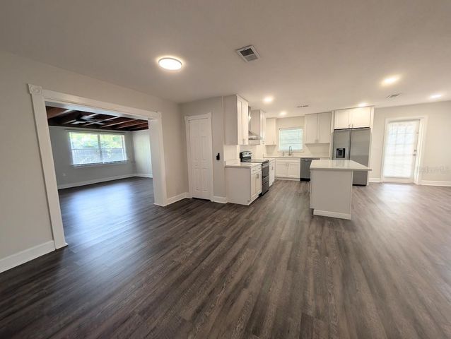 3902 W PAXTON AVENUE, Tampa, FL 33611