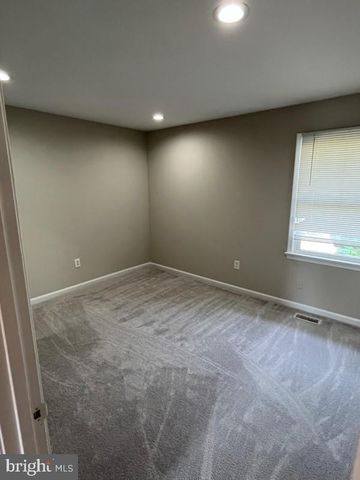 10310 MEADOWVIEW DR, Fredericksburg, VA 22408