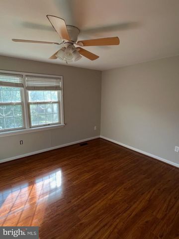 10310 MEADOWVIEW DR, Fredericksburg, VA 22408