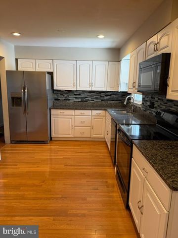 10310 MEADOWVIEW DR, Fredericksburg, VA 22408