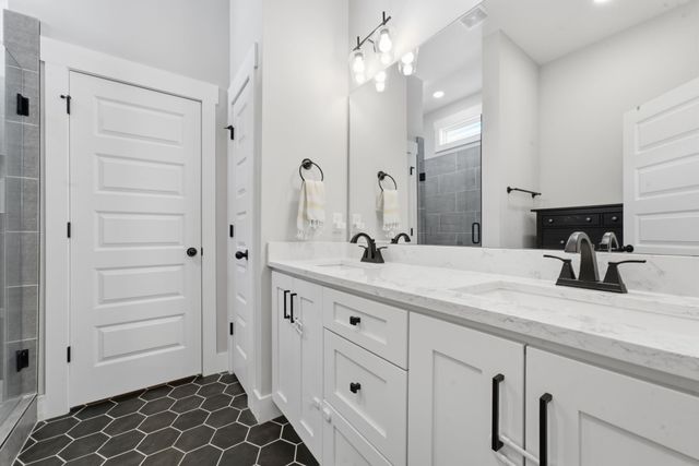 186 Daniel St, Pleasant View, TN 37146