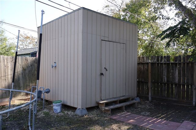 3306 Elgin St, Corpus Christi, TX 78405