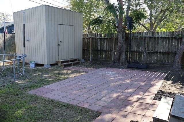 3306 Elgin St, Corpus Christi, TX 78405