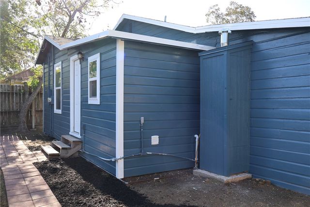 3306 Elgin St, Corpus Christi, TX 78405