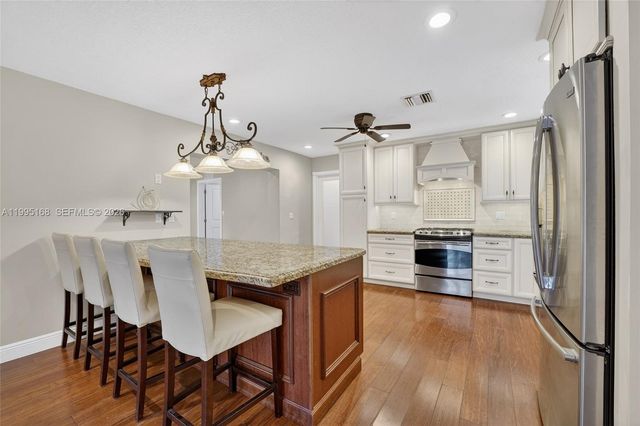 661 NW 66th Ave, Plantation, FL 33317