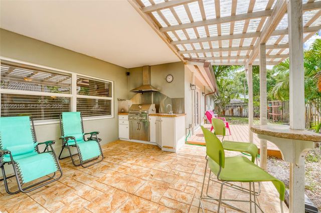 661 NW 66th Ave, Plantation, FL 33317