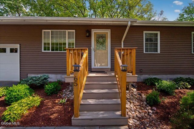 65 Curt Boulevard, Saratoga Springs, NY 12866