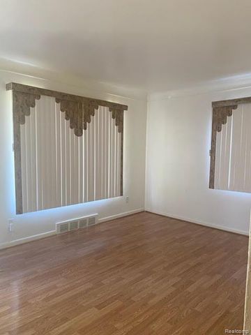 19951 Sunset Street, Detroit, MI 48234