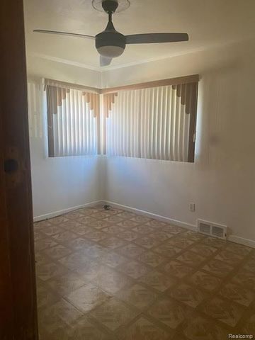 19951 Sunset Street, Detroit, MI 48234