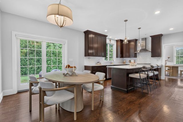 8 Sterling Ct., Northborough, MA 01532