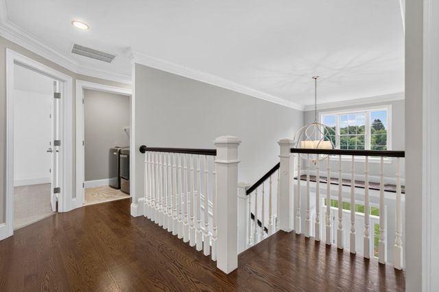 8 Sterling Ct., Northborough, MA 01532
