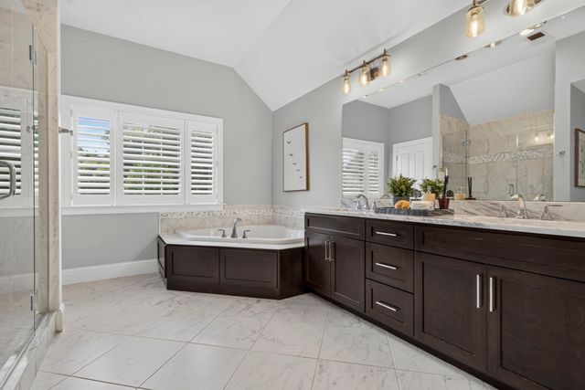 8 Sterling Ct., Northborough, MA 01532