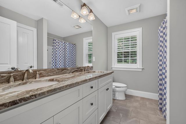 8 Sterling Ct., Northborough, MA 01532