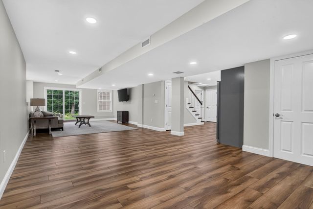 8 Sterling Ct., Northborough, MA 01532