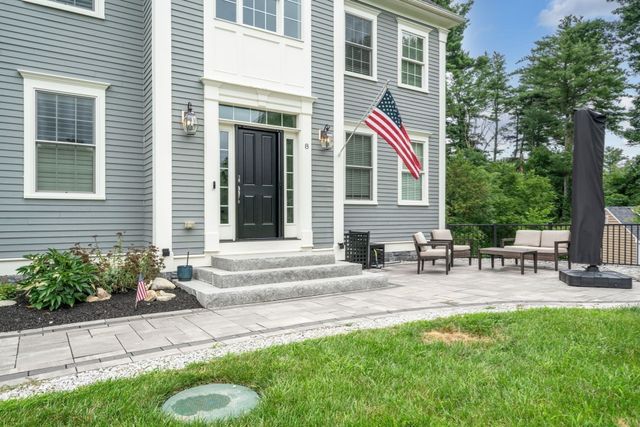 8 Sterling Ct., Northborough, MA 01532