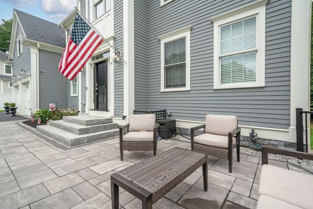 8 Sterling Ct., Northborough, MA 01532