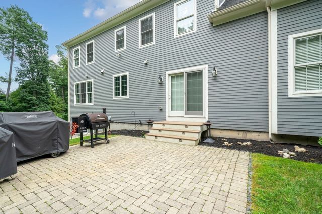 8 Sterling Ct., Northborough, MA 01532