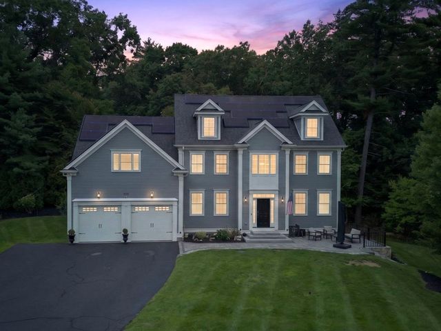 8 Sterling Ct., Northborough, MA 01532