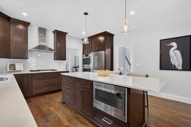 8 Sterling Ct., Northborough, MA 01532