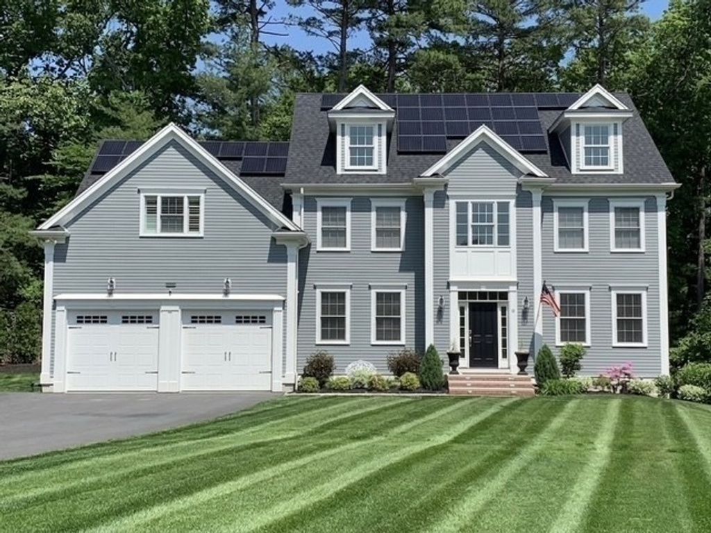 8 Sterling Ct., Northborough, MA 01532