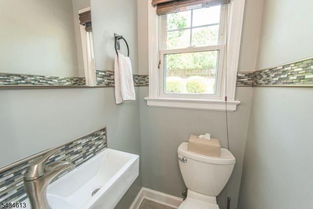 34 Coolidge Ave, West Caldwell Twp., NJ 07006