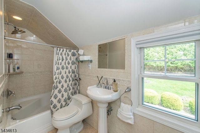 34 Coolidge Ave, West Caldwell Twp., NJ 07006