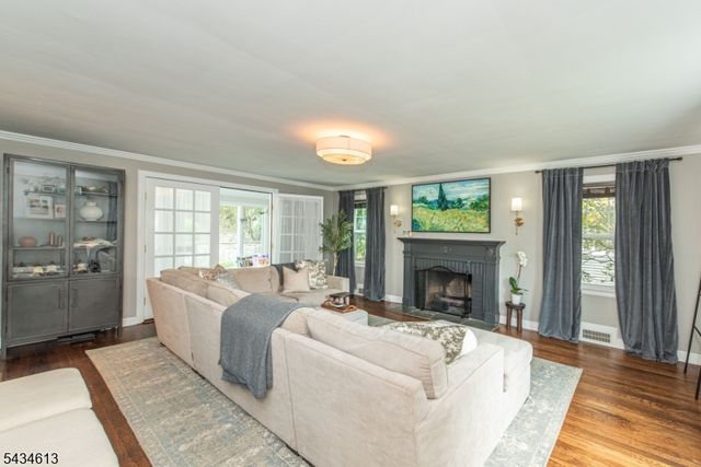 34 Coolidge Ave, West Caldwell Twp., NJ 07006