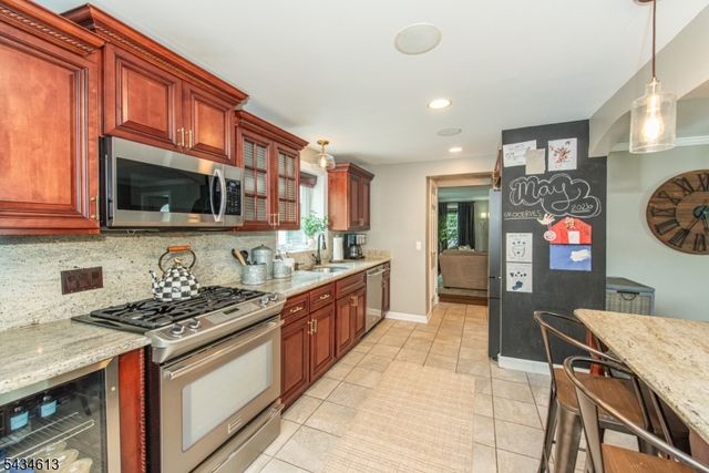 34 Coolidge Ave, West Caldwell Twp., NJ 07006